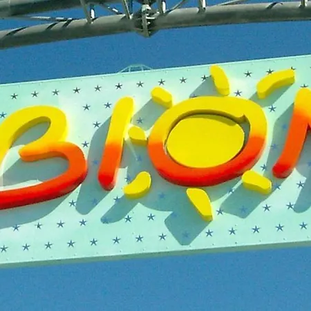 Modern By And Shops Apartment